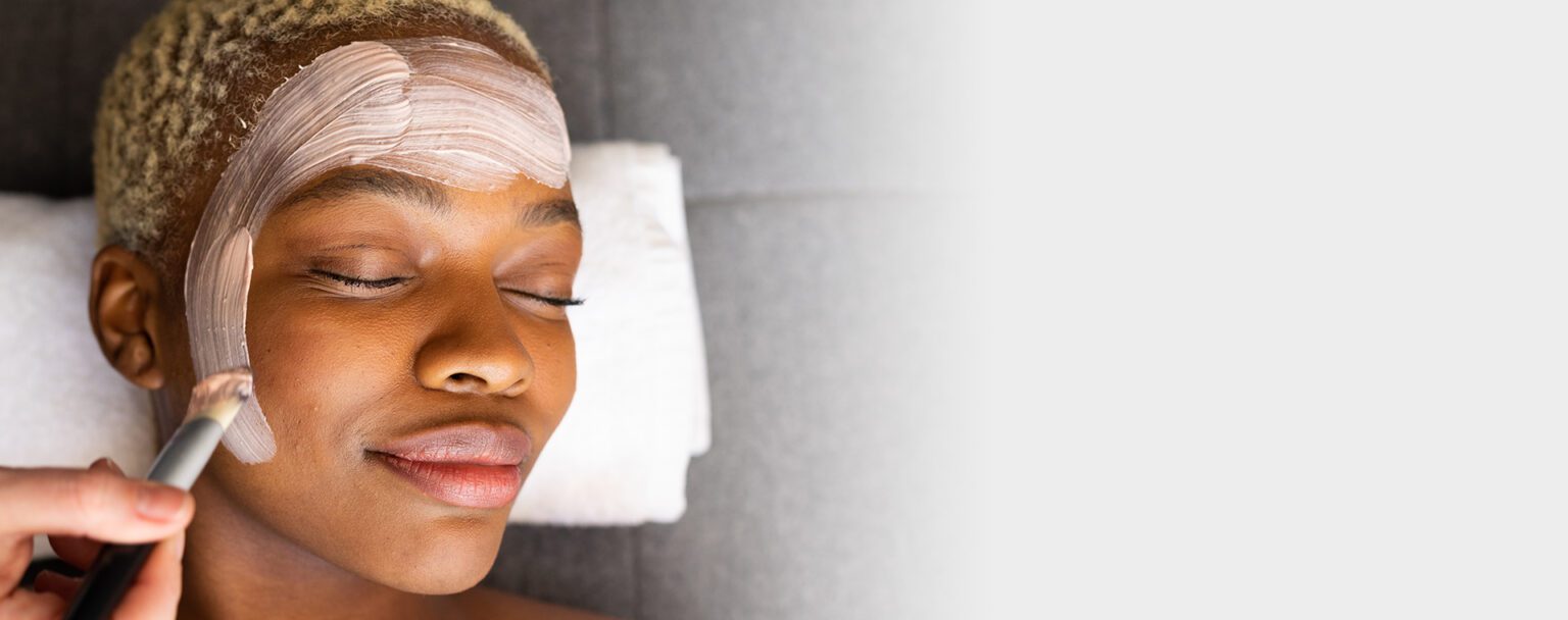 Facial treatment at HOTWAX